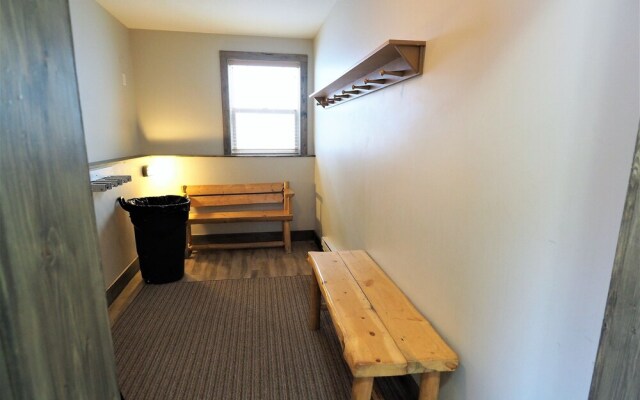 Apex Mountain Lodge Suite 4 Bedrooms 2 Bathrooms Condo