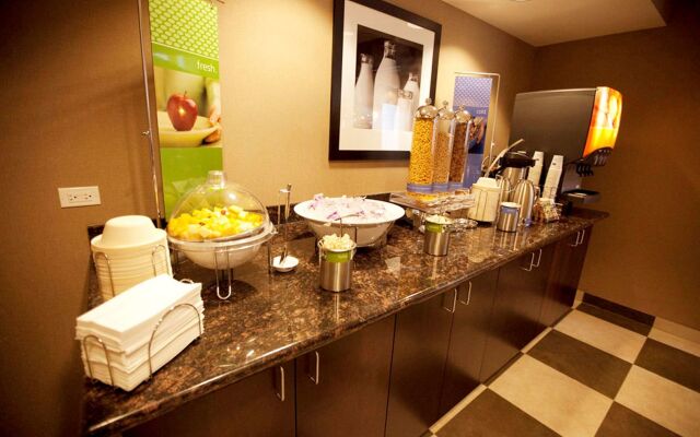 Hampton Inn & Suites Seattle/Kent,WA