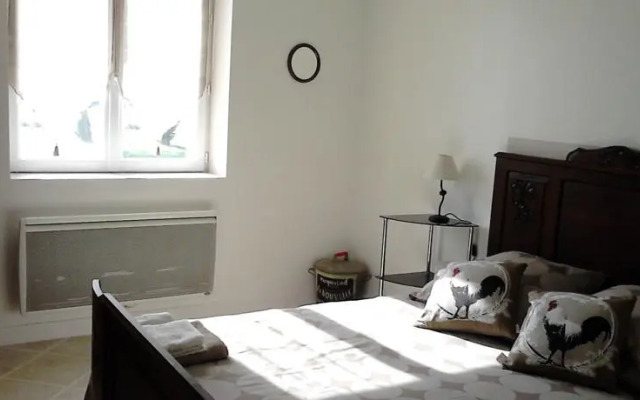 La Poule aux Oeufs Dort