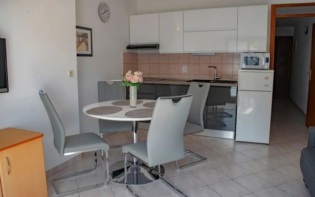 Daira - Great Location - A1
