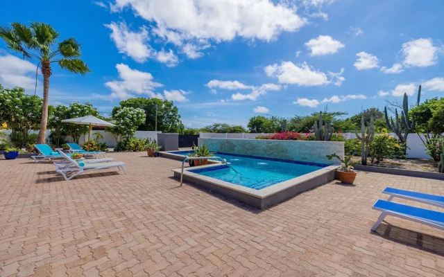 Spacious 4BR Villa Private Pool Cozy Location