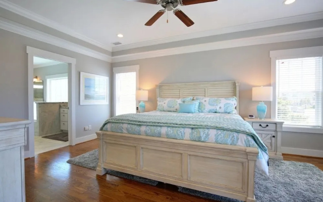 Absolute Paradise 5 Bedroom Home by RedAwning