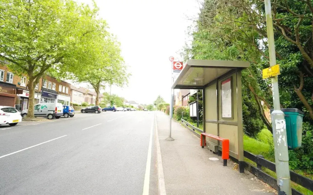 Newly Refurbished Studio, 20 Mins to London Bridge