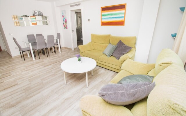 Classy 4 bedrooms Apartment