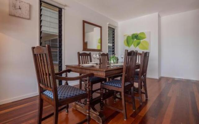Campbell St, 11 Moffat Beach