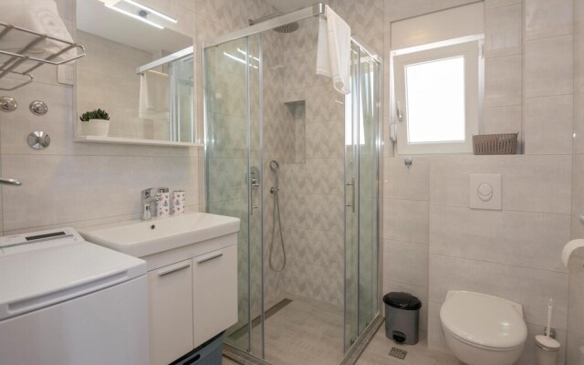 Awesome Apartment in Podaca With Wifi and 2 Bedrooms