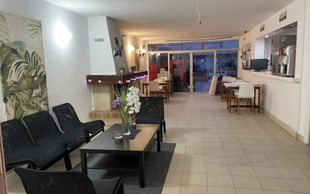 Wellamar Hotel & Apartments