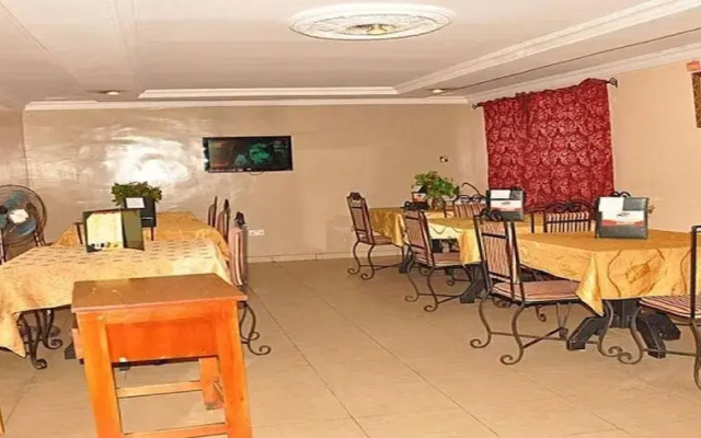 Shadlat International Hotel