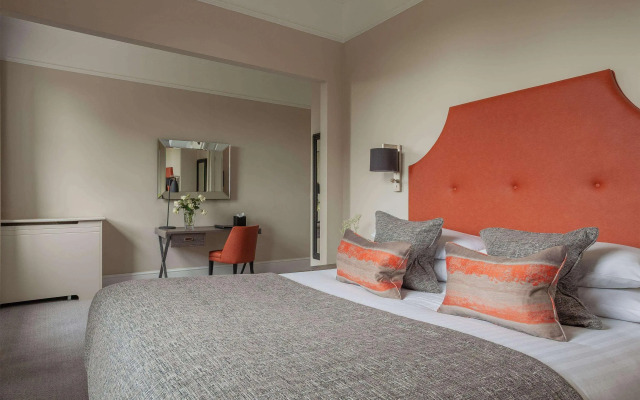 Oatlands Park Hotel