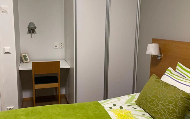 Дом у спа-центра и озера