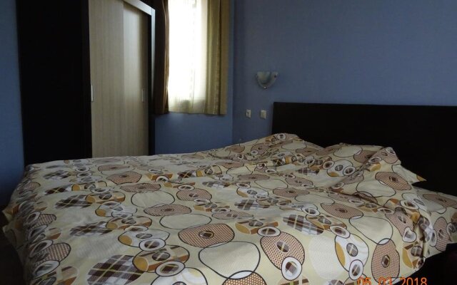 House Rezvaya with rooms for rent