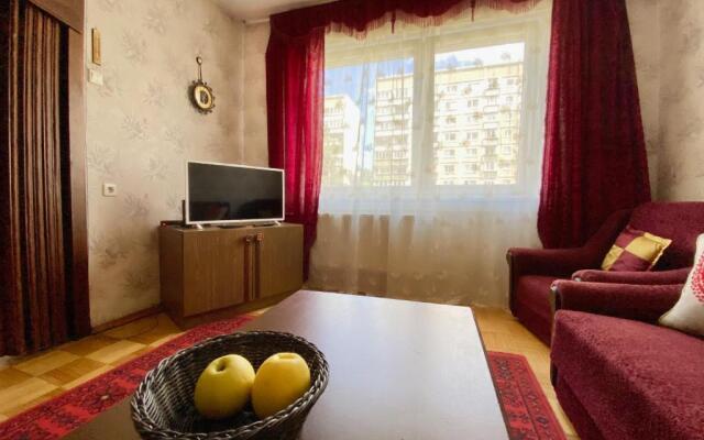 Spacious 3 Room Apartment & Parking