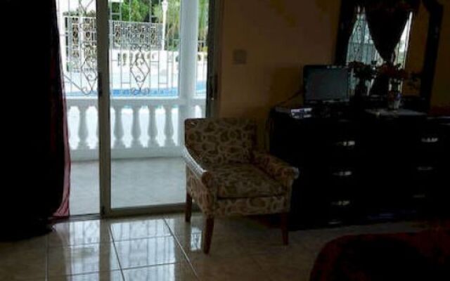 Chateau De La Rose Bed and Breakfast