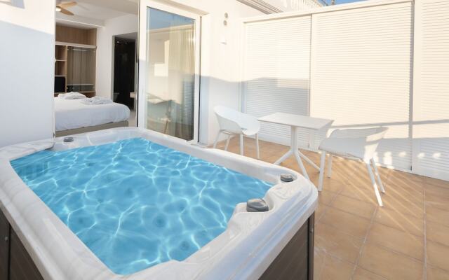 Epavli Grace Hotel