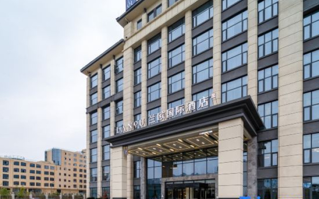 Lanou International Hotel (Guangyuan Aoti Center Branch)