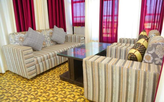 Fully Equipped Apartment with Hill View