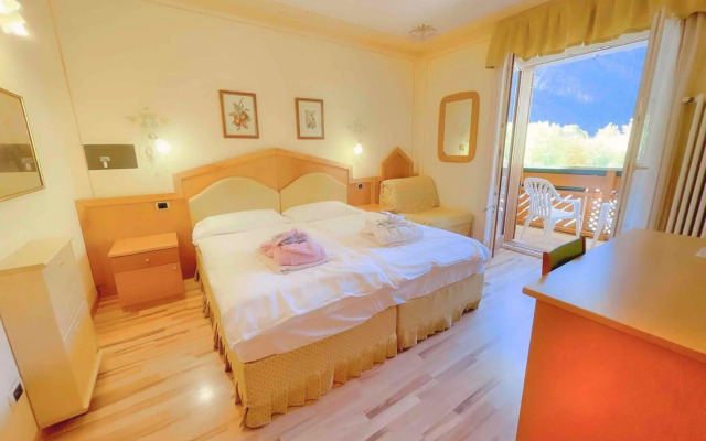 Alle Dolomiti Boutique Lake Hotel