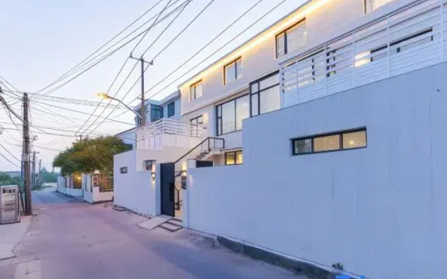 2nd-Home Hostel