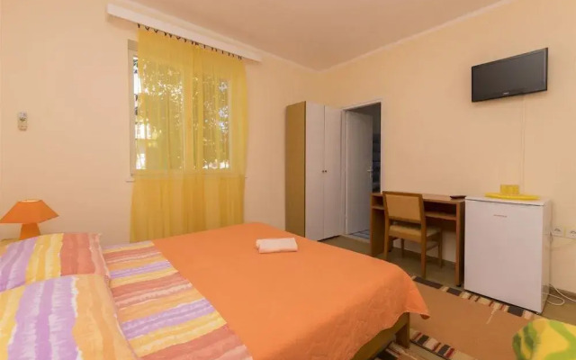 Apartment and Room Ivica