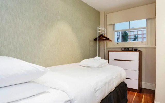 3 Bedroom South Kensington Flat