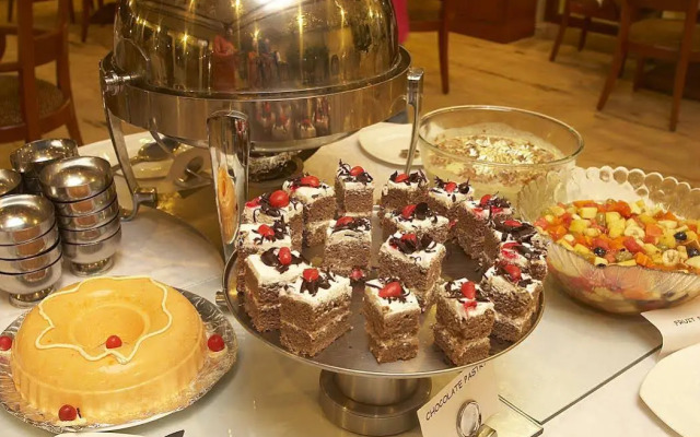 Golden Landmark Resort