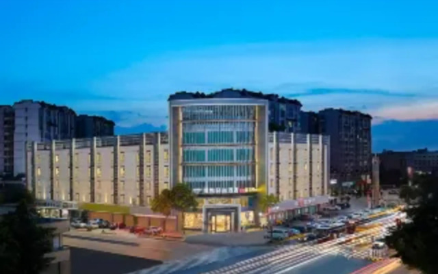 Funyard Select Hotel (Guangzhou Baiyun Airport Renhe Subway Station)