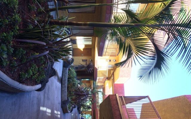 Studio 6 Suites Gardena, CA