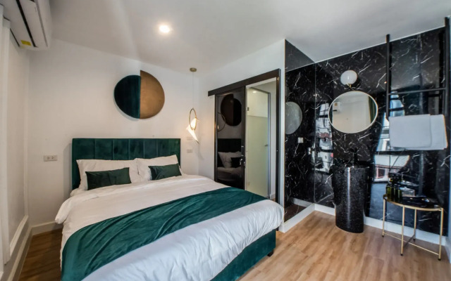 Theme Boutique Hotel