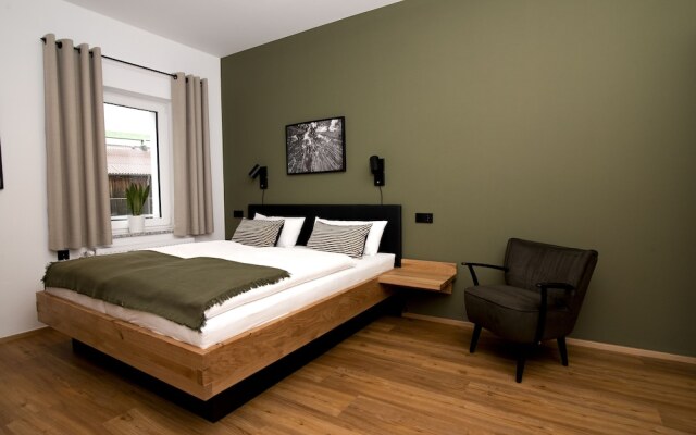 Holzfellas Hotel & Restaurant