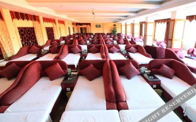 Oriental Hawaii Holiday Hotel