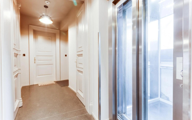 Royal Residence Apartment in the Heart of Prague