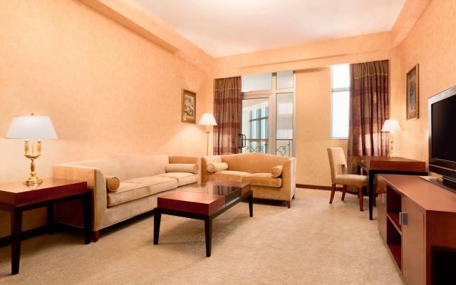 Ramada Plaza By Wyndham Gence