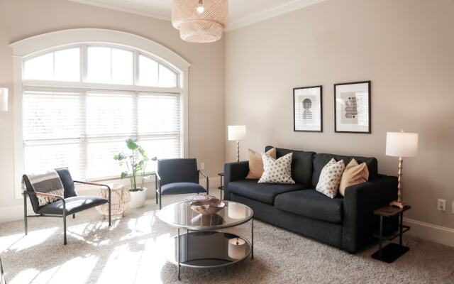 Furnished Apartments in Midtown