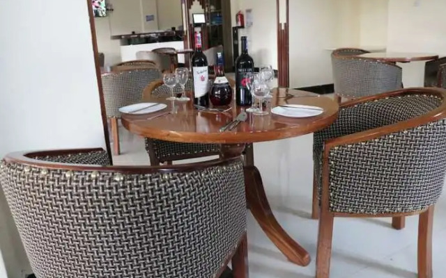 Super 8-Airport Downtown