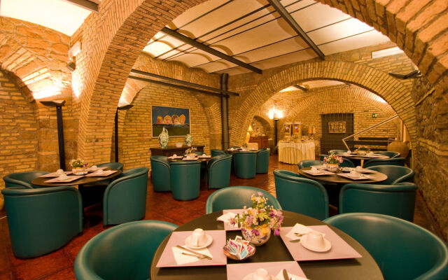 Laurentia Hotel