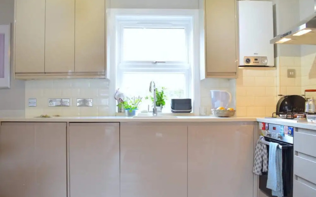 Whitechapel Modern Studio Flat