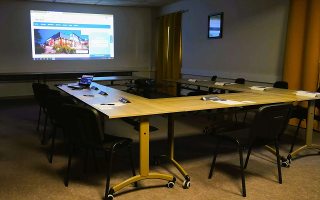 Kyriad Clermont Ferrand Nord - Riom