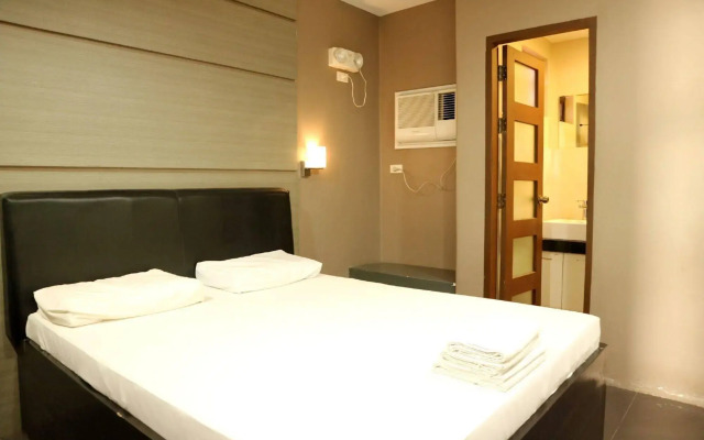 West Gate Hotel