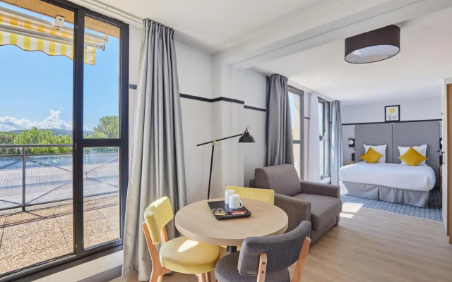 Quality Hotel & Suites Floridianes