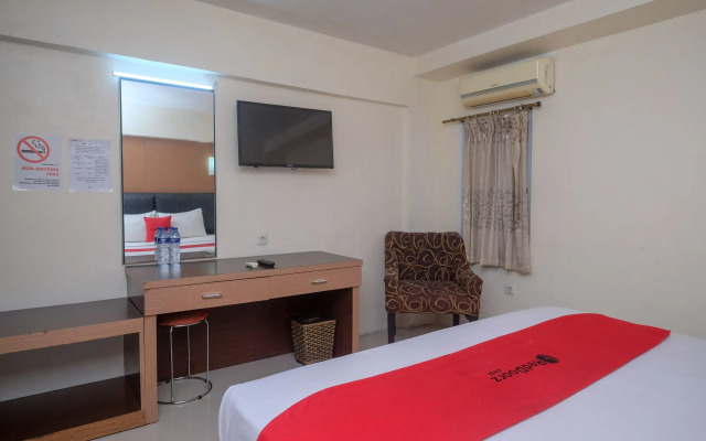 RedDoorz Plus @ Grand Populer Hotel