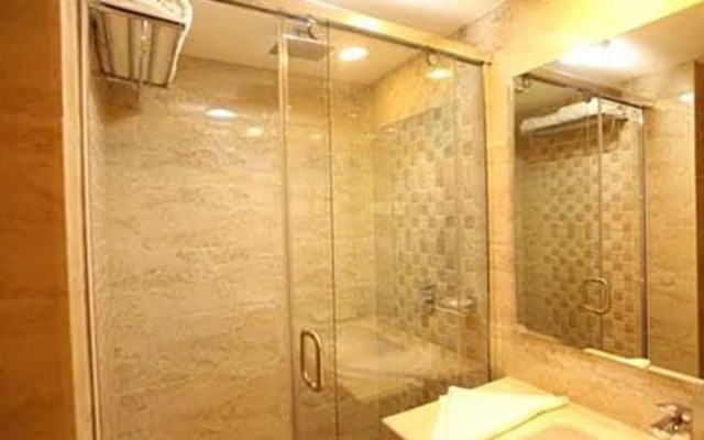 Fabhotel Prime Le Palace