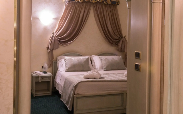 Colomba D'Oro Hotel