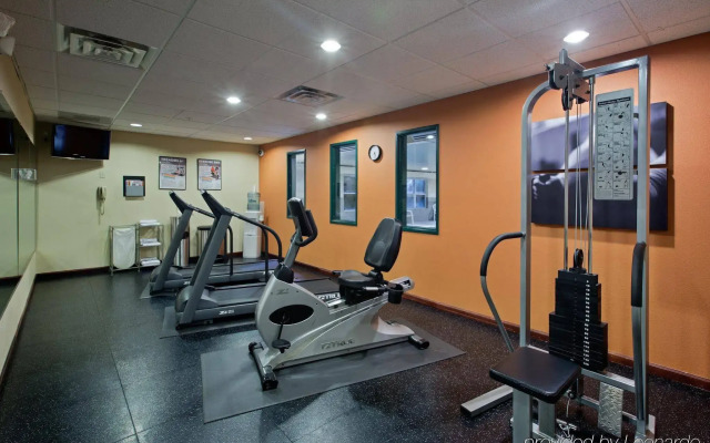 Country Inn & Suites by Radisson, Harrisonburg, VA