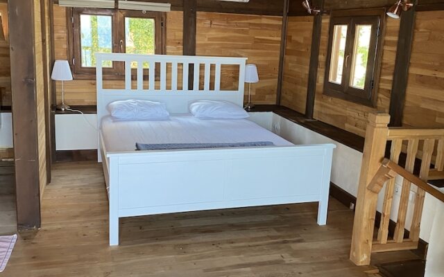 Cedar 1-bed House With Stunning Views