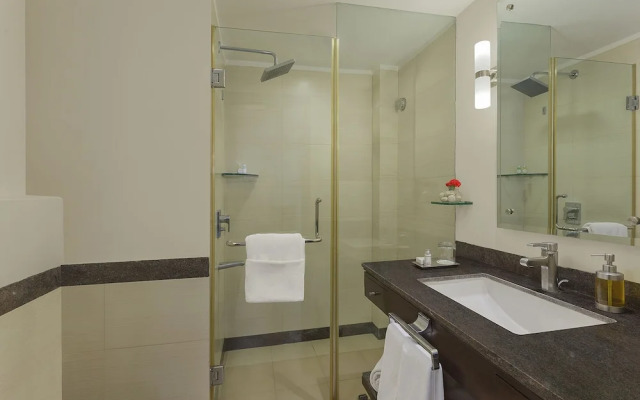 City Heart Sarovar Portico