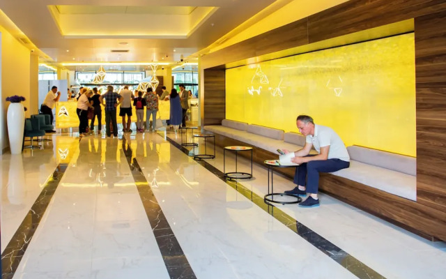 Orbi City Black Sea View Aparthotel