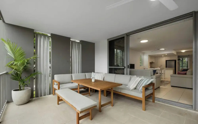 Pool View 3-Bed Oasis in Drift Resort