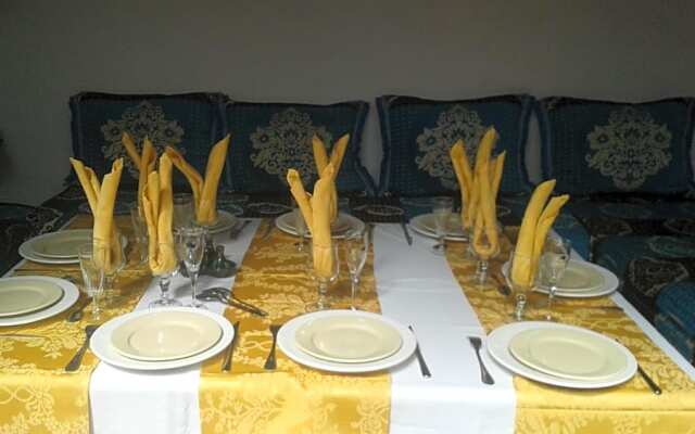 Relais De Tahla Sarl