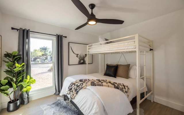 Scottsdale Dreyfus 5 Bedroom Home by RedAwning