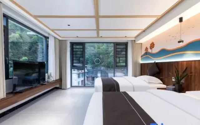 Xingmeng Qiju Hotel (Fanjing Mountain Scenic Area East Gate)